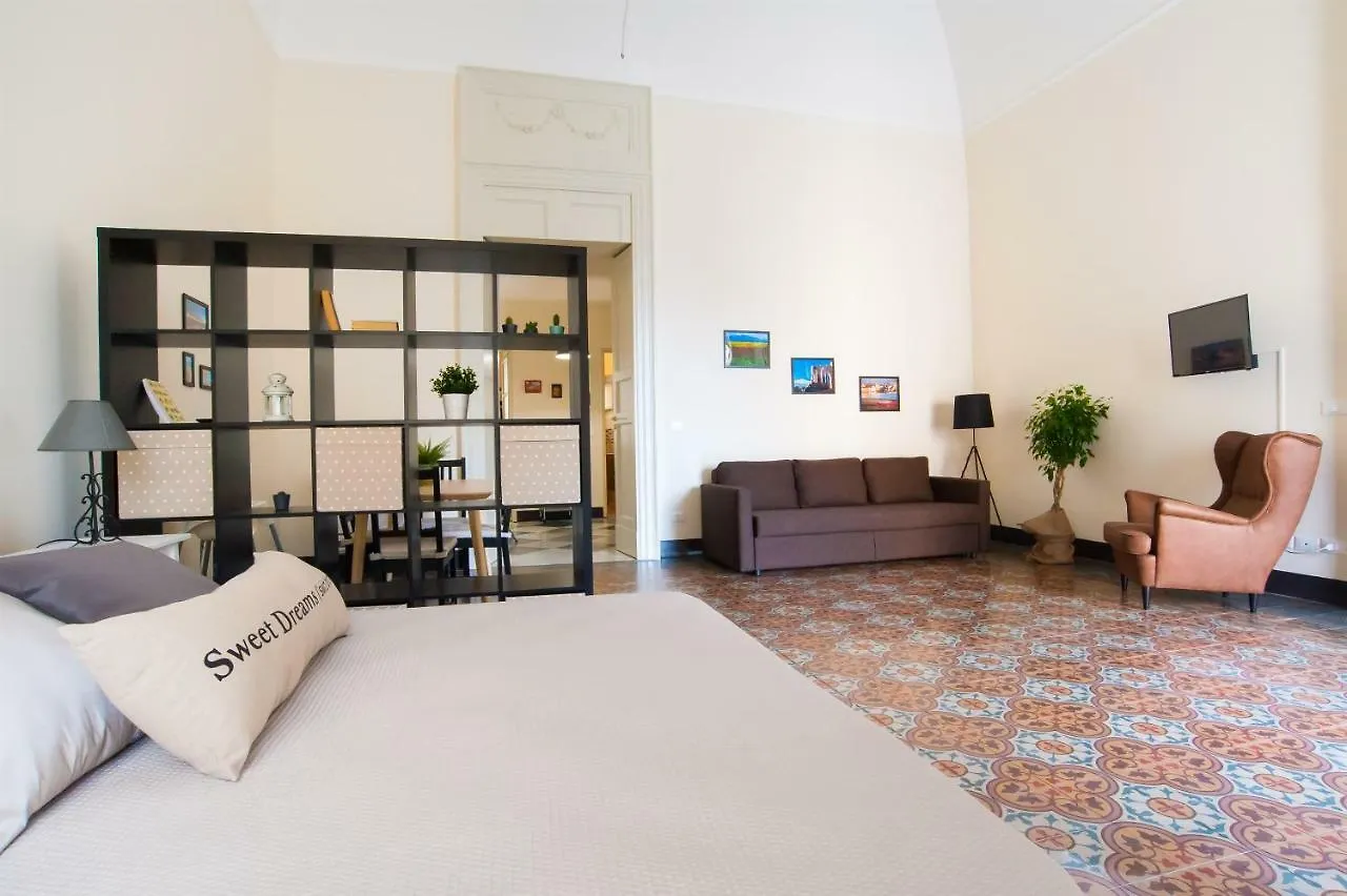 Homes4Holidays - Teatro Massimo Catania 0*,